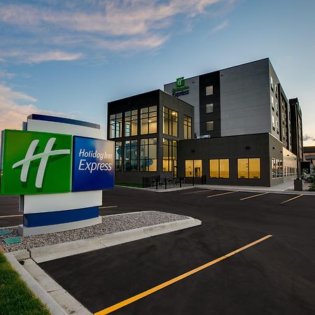 Holiday Inn Express - Lethbridge Southeast, An Ihg Hotel Extérieur photo